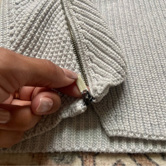 Cabi Chic Light Gray V-Neck Sweater - Picture 4 of 12